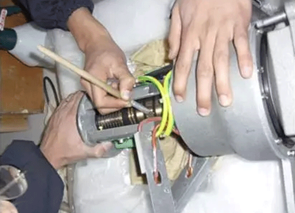 西安電機(jī)廠關(guān)于電機(jī)滑環(huán)的維護(hù)保養(yǎng)方法分享。