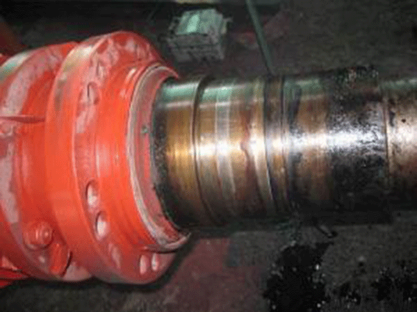 如何檢查高壓電動(dòng)機(jī)的通風(fēng)和軸承的潤(rùn)滑是否正常？